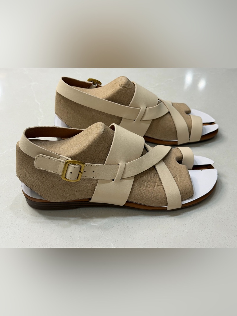 SARTO by Franco Sarto Gia Cream Leather Strappy Sandals Ankle Strap Flat 8M NIB